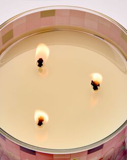 Strawberry Pound Cake 3-Wick Candle image number null