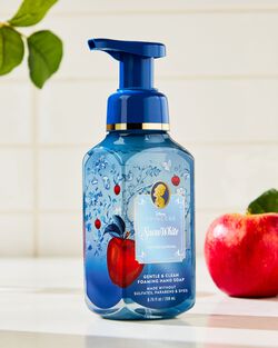 Snow White Gentle & Clean Foaming Hand Soap image number null