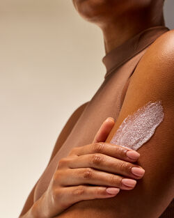 In The Stars Exfoliating Glow Body Scrub image number null