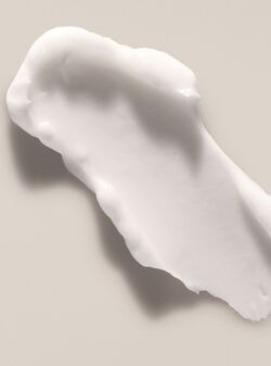 Warm Vanilla Sugar Ultimate Hydration Body Cream image number null