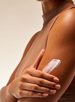 Warm Vanilla Sugar Ultimate Hydration Body Cream image number null