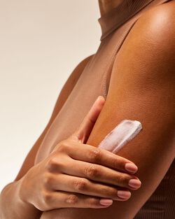 Belle Ultimate Hydration Body Cream image number null