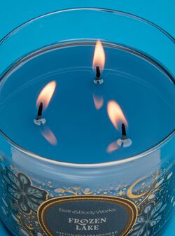 Frozen Lake 3-Wick Candle image number null