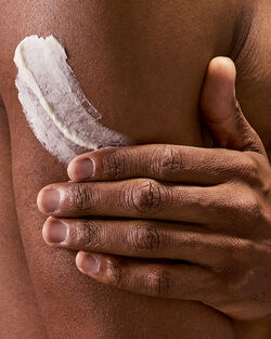 Graphite Ultimate Hydration Body Cream image number null