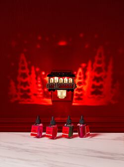 Winter Candy Apple Wallflowers Fragrance Refill image number null
