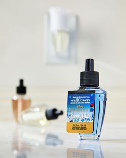 Snow White Wallflowers Fragrance Refill image number null