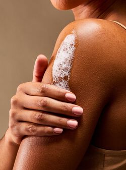 Champagne Toast Body Wash image number null